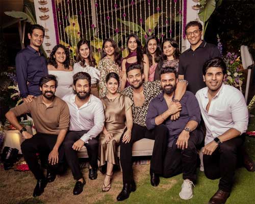 Photo Moment Allu Arjun Hosts Varun Tej Lavanya Tripathis Pre Wedding