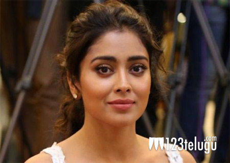 shriya12.jpg