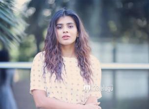 Hebah Patel's kissing scenes become a hot topic | 123telugu.com