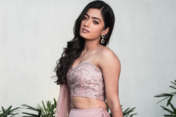 Special focus on Rashmika in Allu Arjun’s Pushpa | 123telugu.com