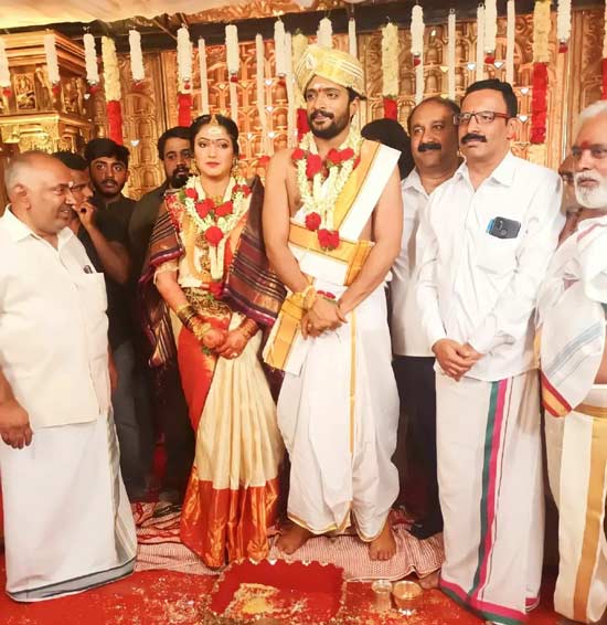 Haripriya Xxx Videos - Viral Pics: Actress Hari Priya ties the knot with KGF actor Vasishta |  123telugu.com