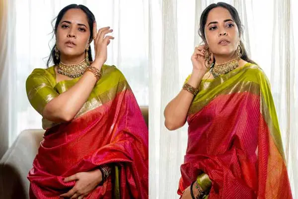 Photos : Beautiful Anasuya Bharadwaj
