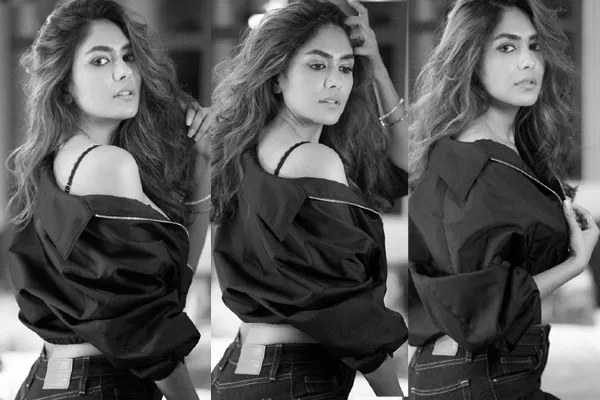 Latest Photos : Mrunal Thakur