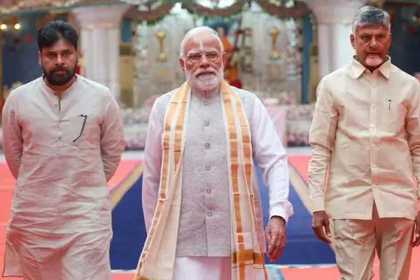 Photos : PM Modi, CBN, Pawan Kalyan Grace Puttaparthi Sai Baba Centenary Event