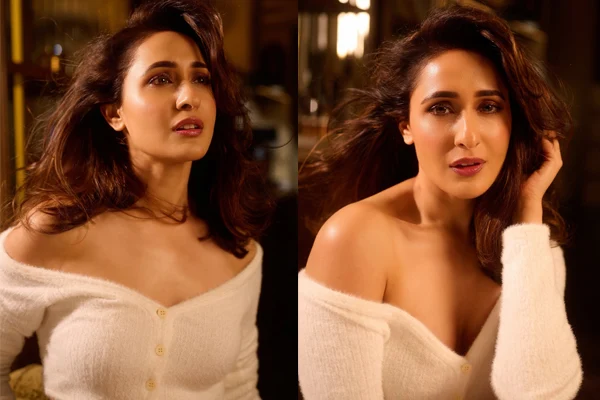 Photos : Gorgeous Pragya Jaiswal