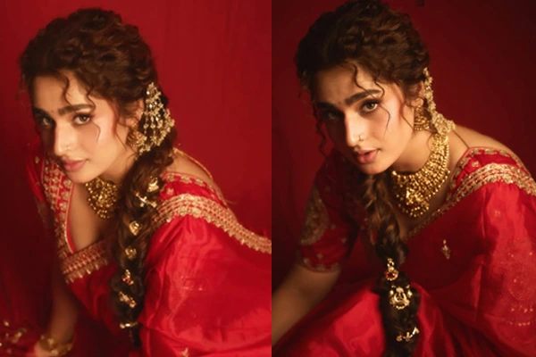 Photos : Mesmerising Ayesha Khan