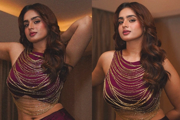 Photos : Alluring Ayesha Khan