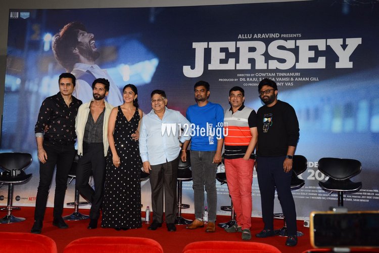 Photos : Jersey Hindi Trailer Launch ( Shahid Kapoor, Mrunal Thakur ) |