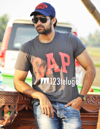 ఫస్ట్ లుక్ తో అందరినీ ఆకట్టుకున్న వరుణ్ తేజ్ 1 varun-tej