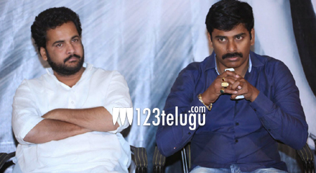 గ్రాఫిక్స్ వలెనే విడుదల ఆలస్యం - 'బూచమ్మ బూచోడు' దర్శకుడు. 1 Shivaji-with-Director-Revan