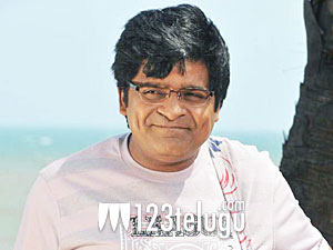 తుఫాన్ భాదితులకు లక్ష విరాళం ఇచ్చిన కమెడియన్ అలీ 5 ali1