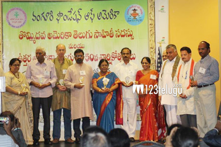 అమెరికా సాహిత్య సభలో భగీరధకు సత్కారం. 5 Vanguri_Foundation