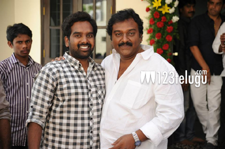 సోషల్ మీడియాలో హాల్ చల్ చేస్తున్న 'ఐ, ఫోన్' షార్ట్ ఫిల్మ్ 5 i-phone-director