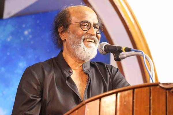 త్వరలో భారీ ప్రకటన చేయనున్న రజనీకాంత్ !