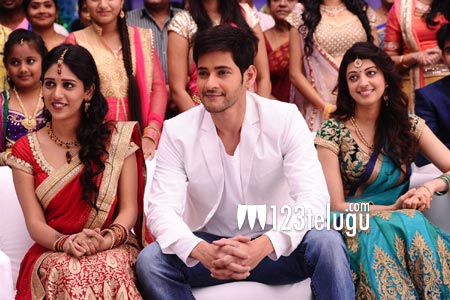 మహేష్ చిత్రం ఆ రోజే  విడుదలకానుంది !