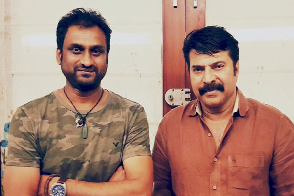 వైఎస్.రాజశేఖర్ రెడ్డి బయోపిక్ కు హీరో, టైటిల్ ఖరారు !