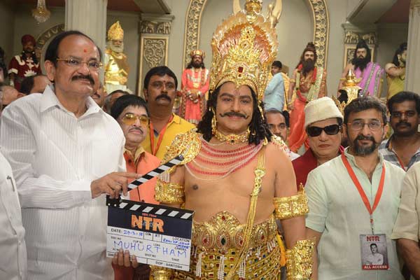 ధుర్యోధనుడి గెటప్లో అలరిస్తున్న బాలయ్య !