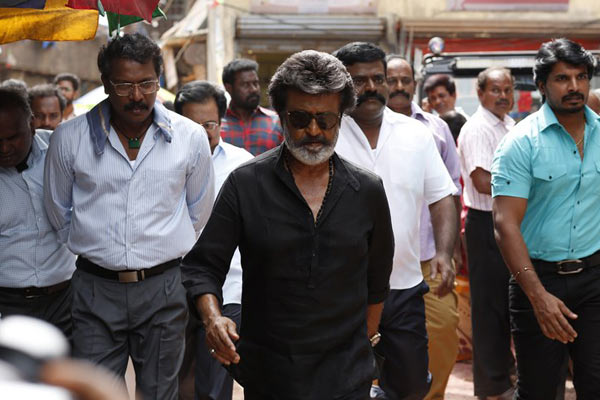 సరికొత్త రికార్డును నెలకొల్పిన రజనీ !