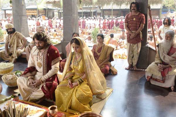 త్వరలో రామ్ చరణ్ స్థానంలోకి చిరంజీవి !