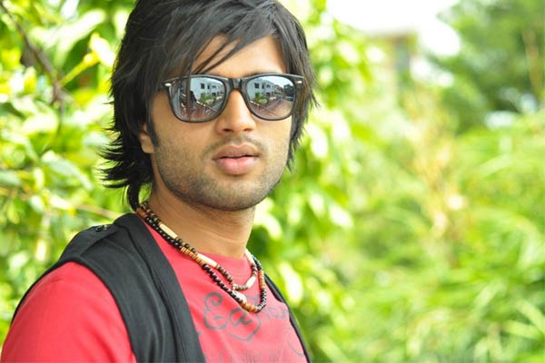 భారీ స్థాయిలో రిలీజ్ కానున్న విజయ్ దేవరకొండ చిత్రం !