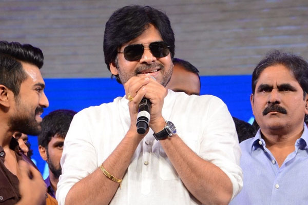 ‘రంగస్థలం’ సక్సెస్ ను ఎంజాయ్ చేస్తున్న పవన్ కళ్యాణ్ !