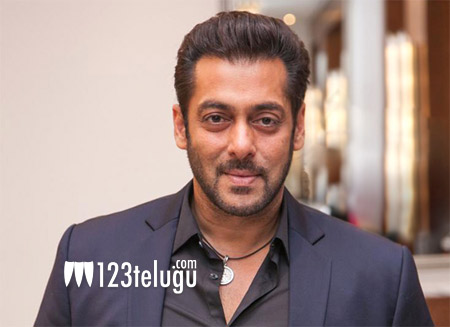 సల్మాన్ దృష్టిలో సూపర్ స్టార్స్ అంటే ఆ ఐదుగురే