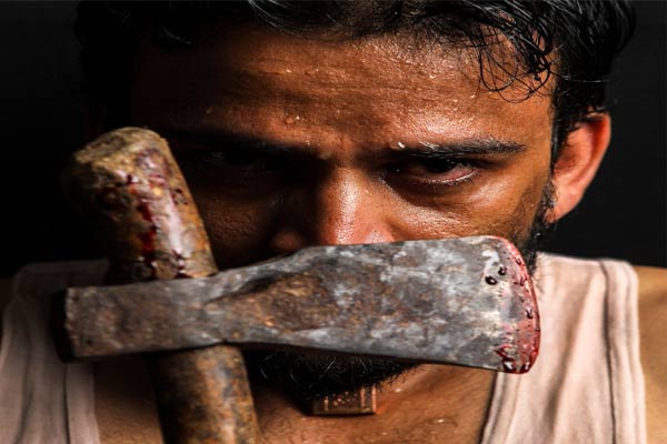 హింసాత్మకమైన ప్రేమ కథను నిర్మించనున్న ఆర్జీవీ !