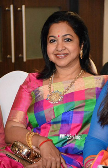 అమ్మమ్మ అయిన ప్రముఖ హీరోయిన్ !