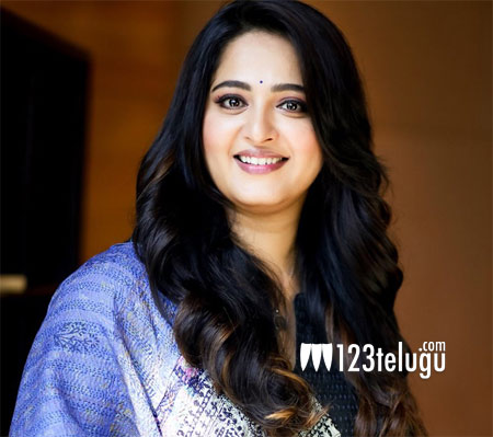 అనుష్క పెర్ఫామెన్సే  హైలెట్ అవుతుందట !