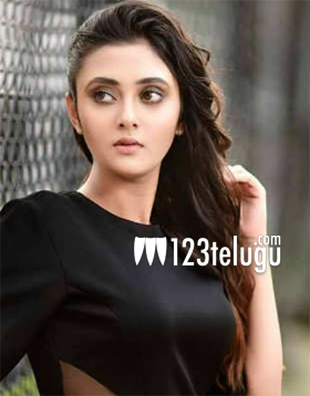 తమిళ 'అర్జున్ రెడ్డి'కి హీరోయిన్ దొరికింది ! 1 Model Megha1