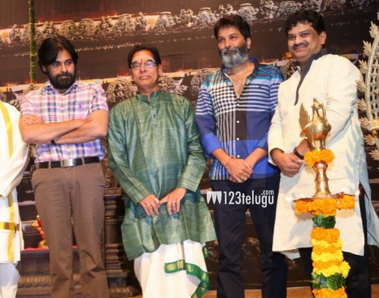 పవన్ కళ్యాణ్  త్రివిక్రమ్ స్నేహం గొప్పది !