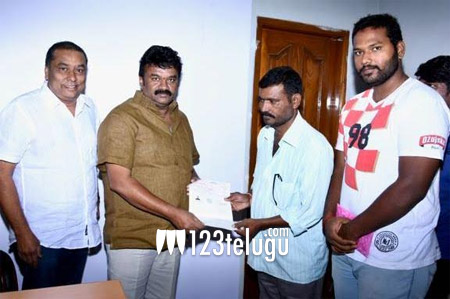 ఆపన్నులకు అండగా నిలుస్తున్న’మనంసైతం’ !