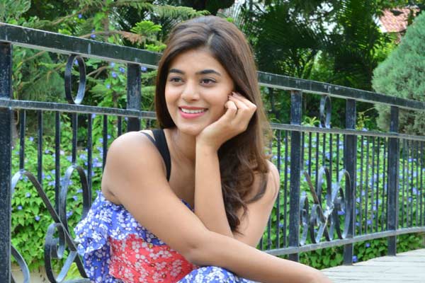 ఇంటర్వ్యూ :  యామిని భాస్కర్ – ఈ జర్నీ కొంచెం కష్టంగా కొంచెం ఇష్టంగా ఉంది  !