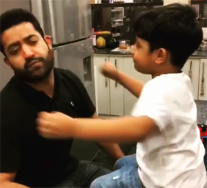 ఎన్టీఆర్‌  చెంపలు వాయించేసిన అభయ్ రామ్ !