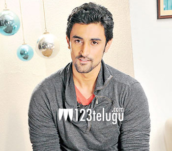 దేవదాస్ తో ఆ నటుడు టాలీవుడ్ కు పరిచయమవుతున్నాడు !