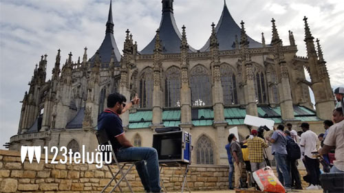 సాంగ్ చిత్రీకరణలో ‘ఎఫ్ 2’టీం !