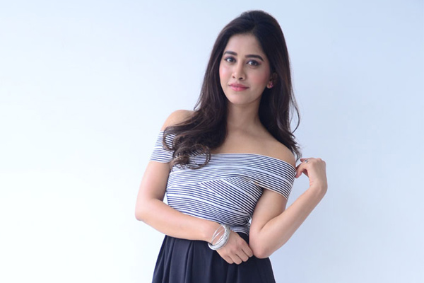 ఇంటర్వ్యూ : నాభ నటేష్ –  నా ఫేవరేట్ హీరోలు  అల్లు అర్జున్, మహేష్ బాబు, పవన్ కళ్యాణ్ !