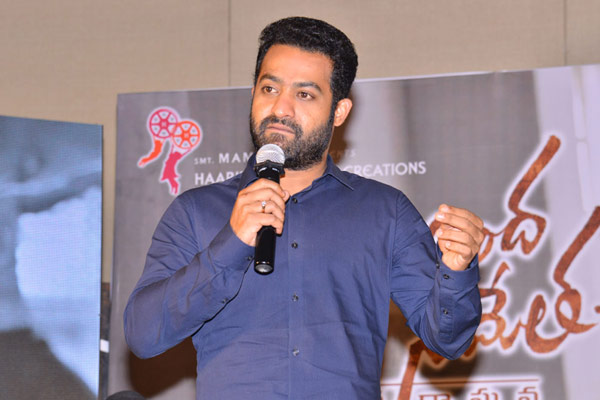 త్రివిక్రమ్ గురించి ఎన్టీఆర్  ఆసక్తికర వ్యాఖ్యలు