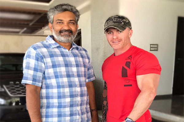 ‘ఆర్ఆర్ఆర్’ లో కూడా  కొత్త లుక్ లో  తారక్ !