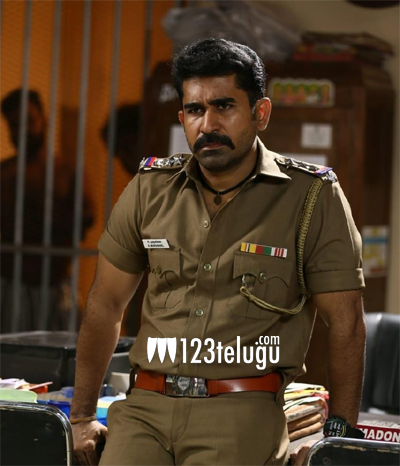 ‘రోషగాడు’ థీమ్ సాంగ్ విడుదల చేసిన స్టార్ మ్యూజిక్ డైరెక్టర్ !