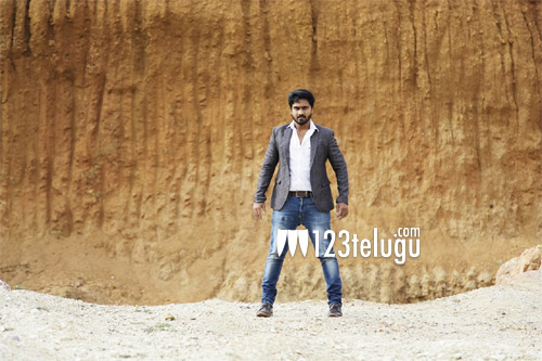 టీజర్ తో వచ్చిన ‘నేను లేను’ !