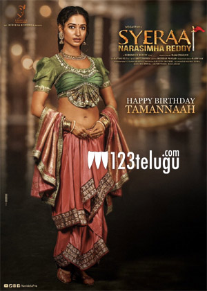 ‘సైరా’లో న్యూ లుక్ తో ఆకట్టుకున్న తమన్నా !