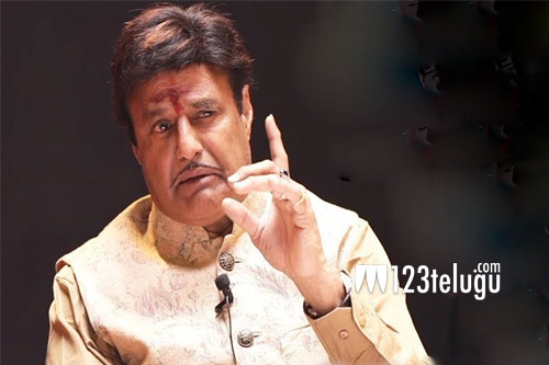 బాలయ్య సినిమాలో రాజకీయాలు ఉండవట !