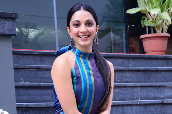 వరుణ్ కోసం చరణ్ హీరోయిన్…?