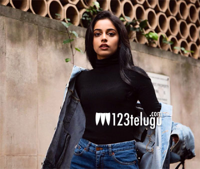 అర్జున్ రెడ్డి తమిళ రిమేక్ కు హీరోయిన్ దొరికింది !