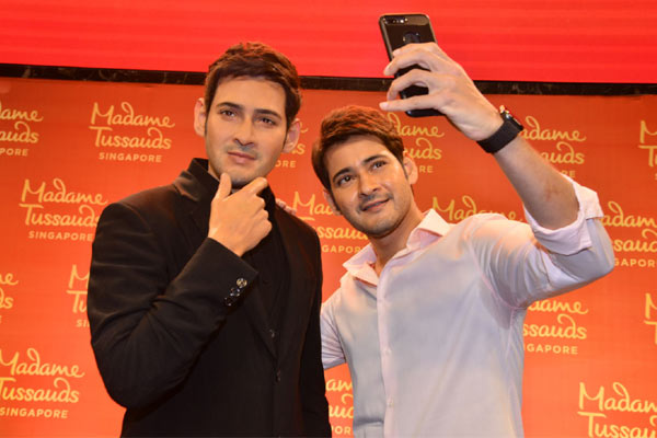 ‘సూపర్ స్టార్’తో  సెల్ఫీ తీసుకున్న ‘సూపర్ స్టార్’ !