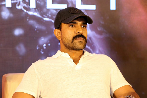 ‘ఆర్ ఆర్ ఆర్’ షూటింగ్ లో చరణ్ మళ్ళీ గాయపడ్డారా …?