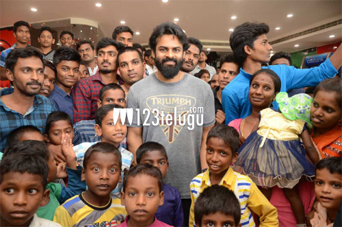 అనాధ పిల్లల కోసం అవెంజర్స్ స్పెషల్ షో వేసిన సుప్రీం హీరో సాయిధరమ్ తేజ్