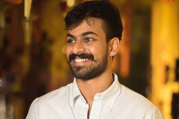 డెబ్యూ మూవీ అయినా మెగా హీరో తగ్గడం లేదుగా..!