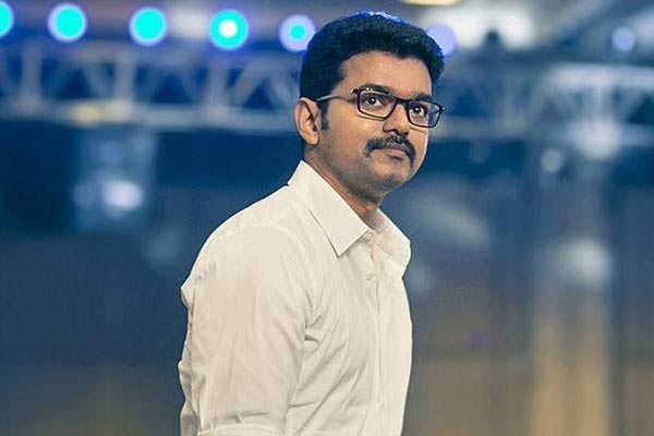 యువ దర్శకులకు హీరో విజయ్ బంపర్ ఆఫర్ !